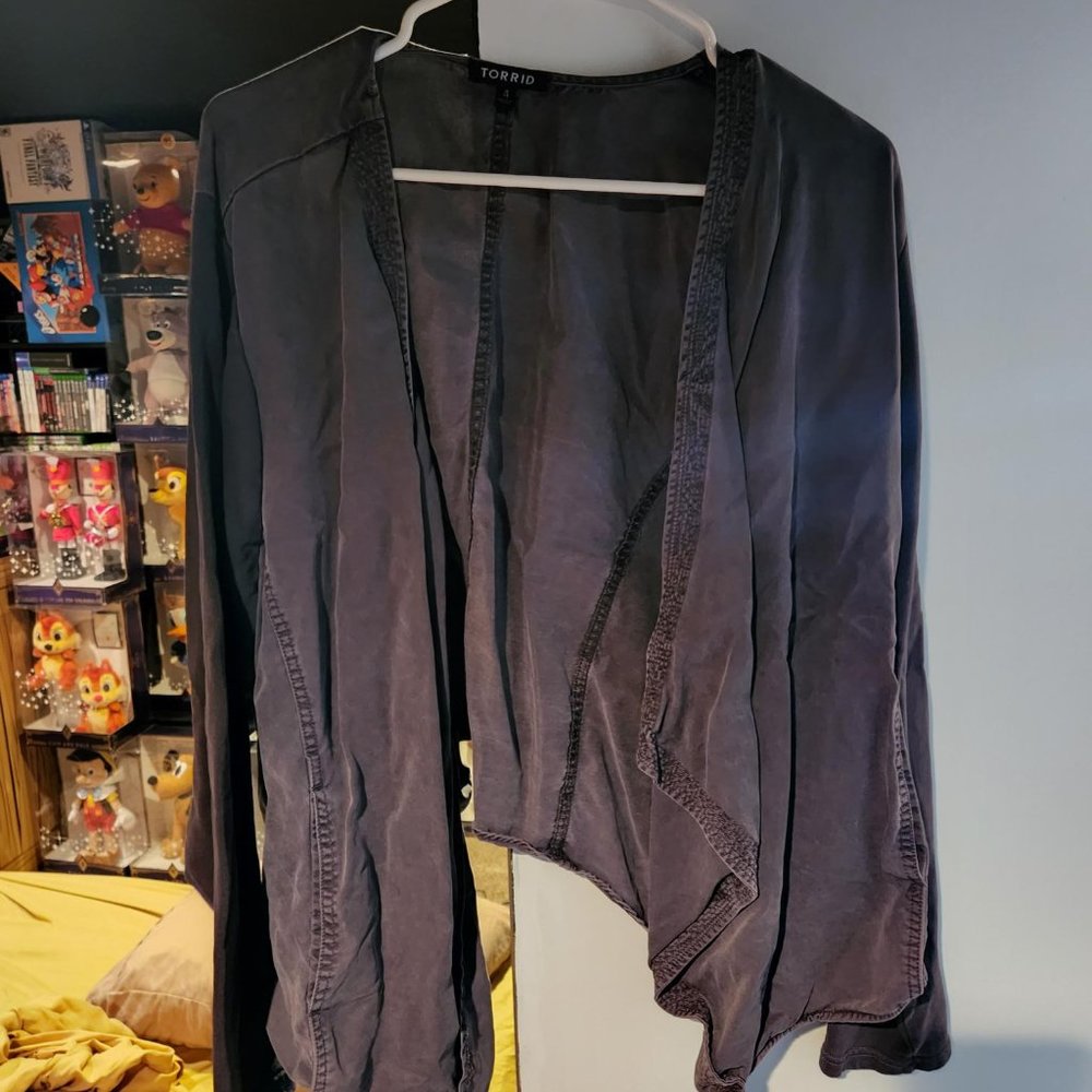 Torrid 4 Gray Waterfall Jacket